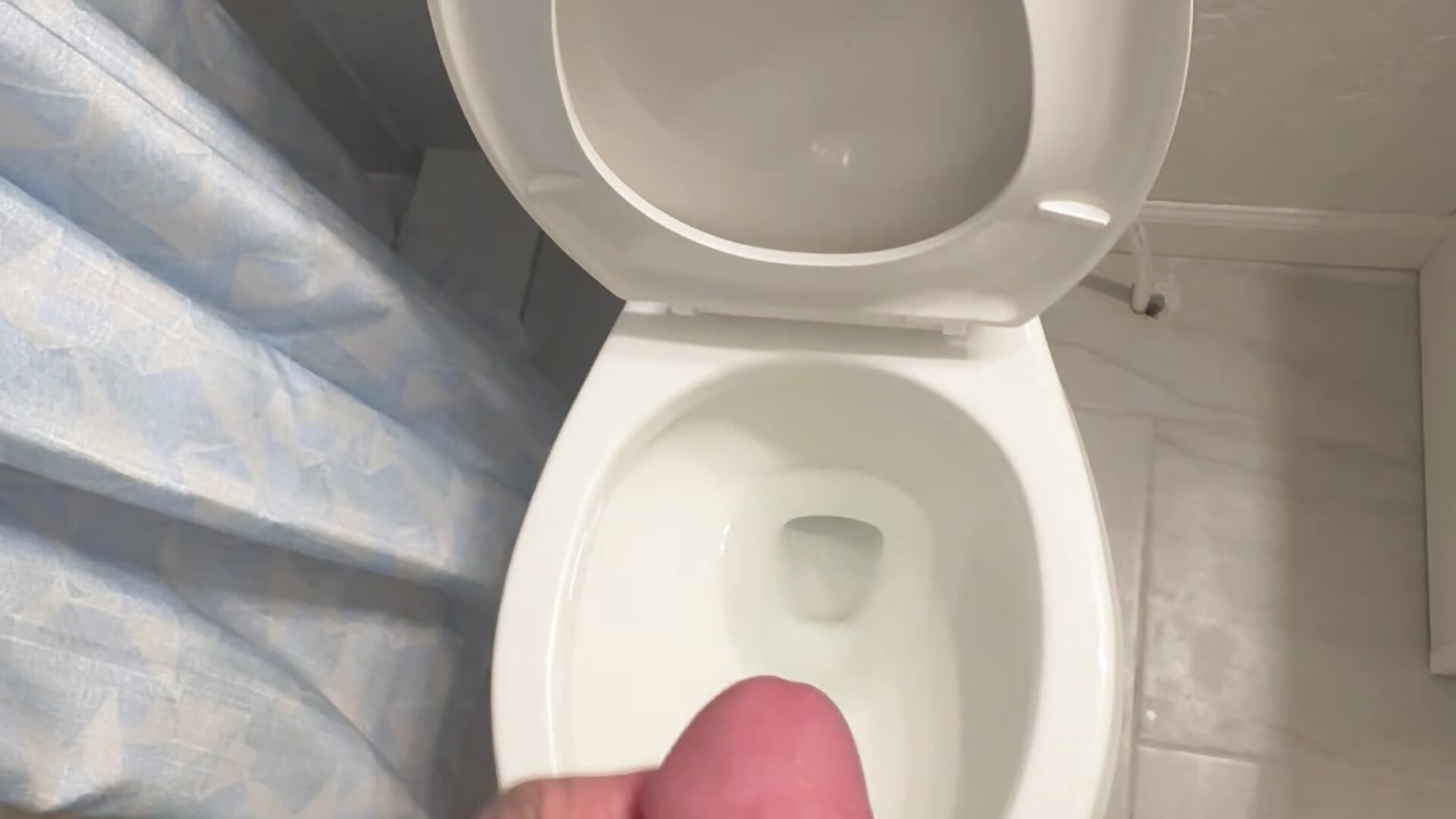 Bathroom cum — filmik Lightningmccream36, modela(-lki) na kamerkach