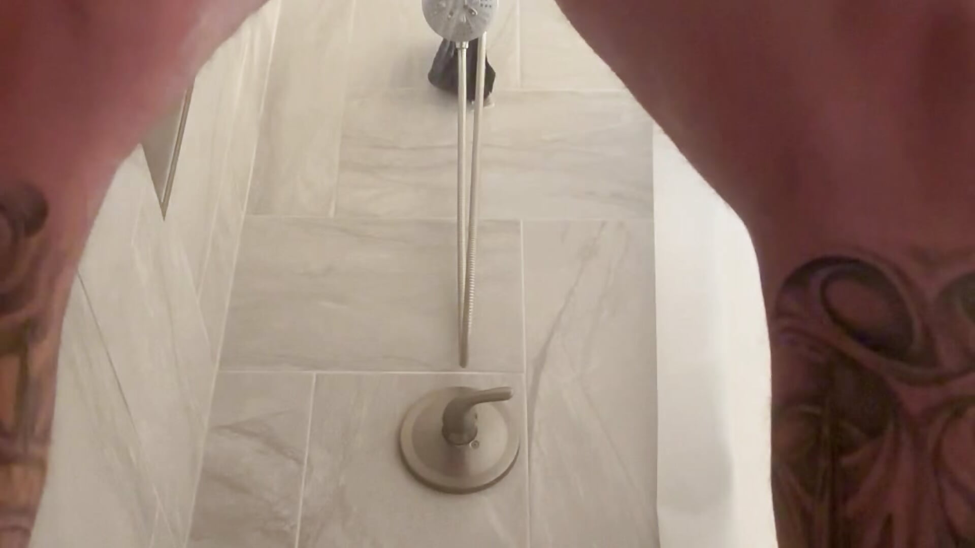 Shower 🚿 cum — filmik Lightningmccream36, modela(-lki) na kamerkach