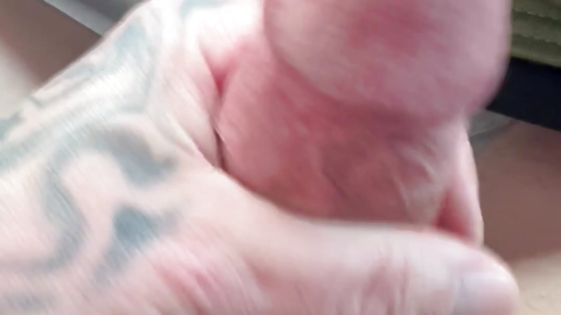 Cum in car public place — filmik Lightningmccream36, modela(-lki) na kamerkach