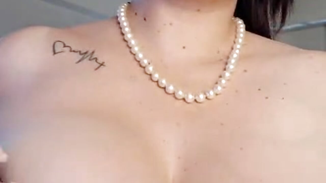 Massage my Bigboobs 😈 - video av Jayden_Jonnes cam model