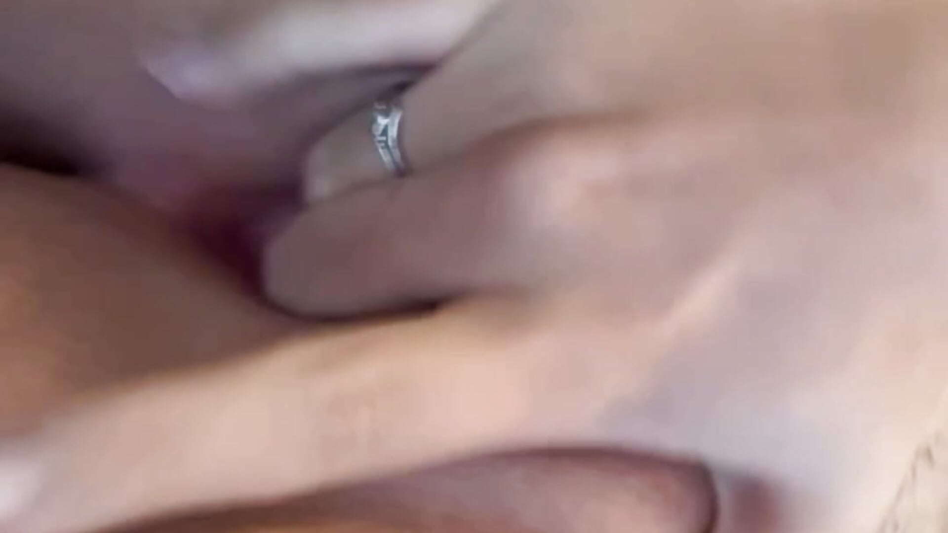 FINGERS PUSSY 💦 - video by Lolakoala75 cam model