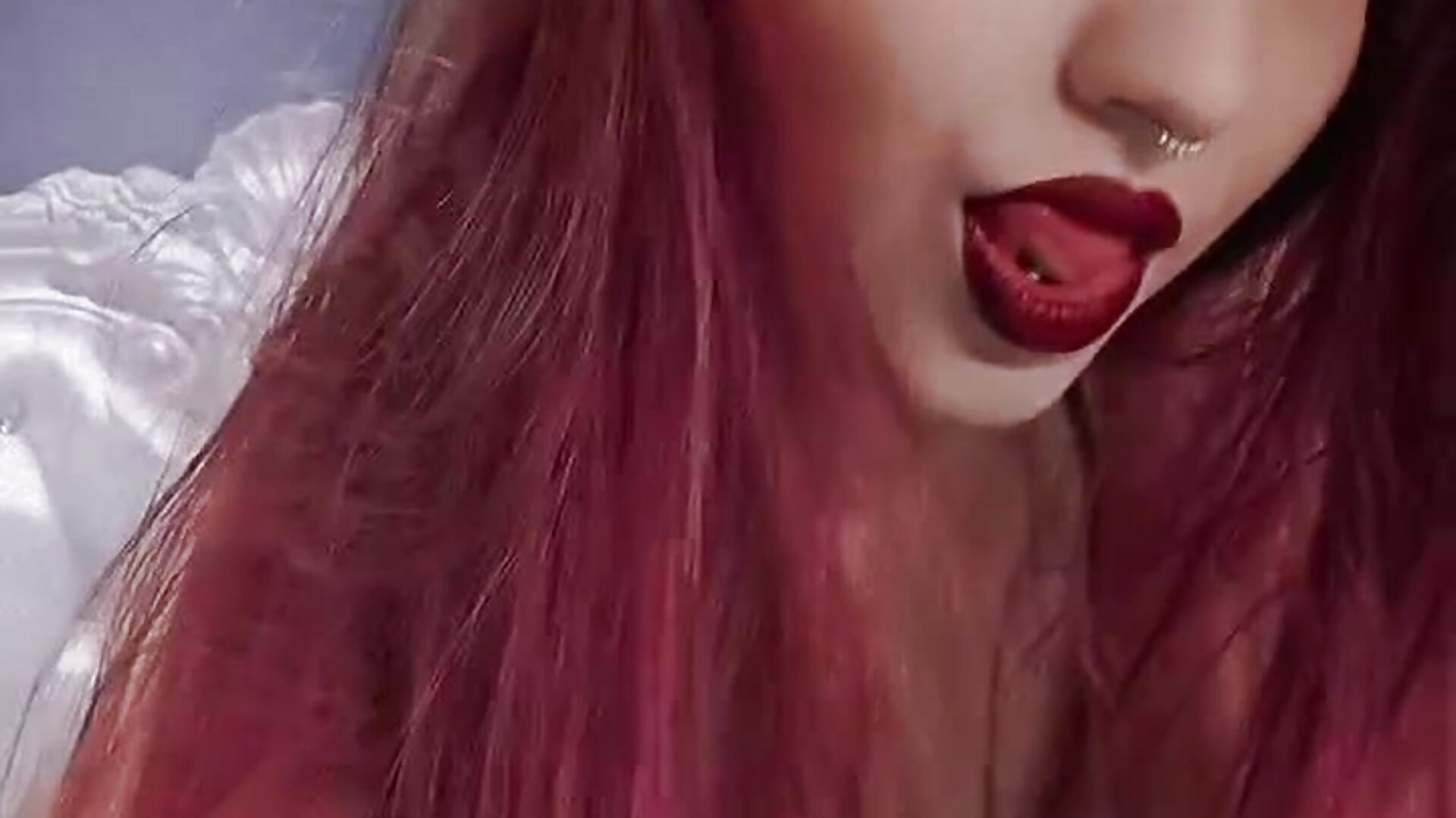 🌙 The fantasy starts here. – video modela na kameri ArielBurn