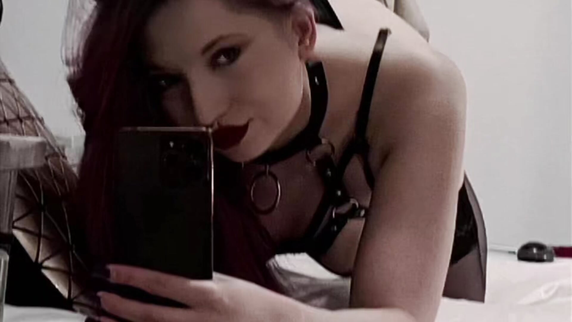 🖤 Maybe some people aren't meant to be forgotten... only obsessed over. – video modela na kameri ArielBurn