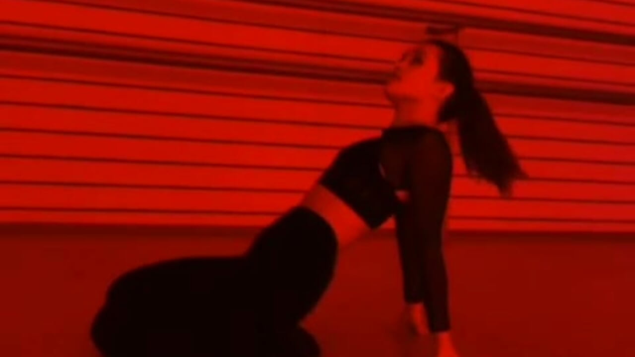 sexy dance - video by LolaLemona cam model