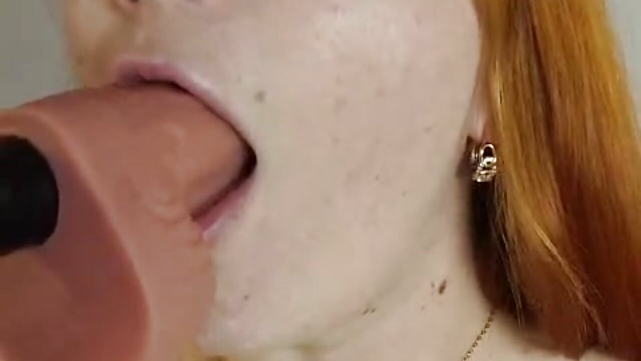 🥵My lips have something special today... come find out why you won't be able to stop lookin - vídeo de la modelo de cam AllisonRoberts_