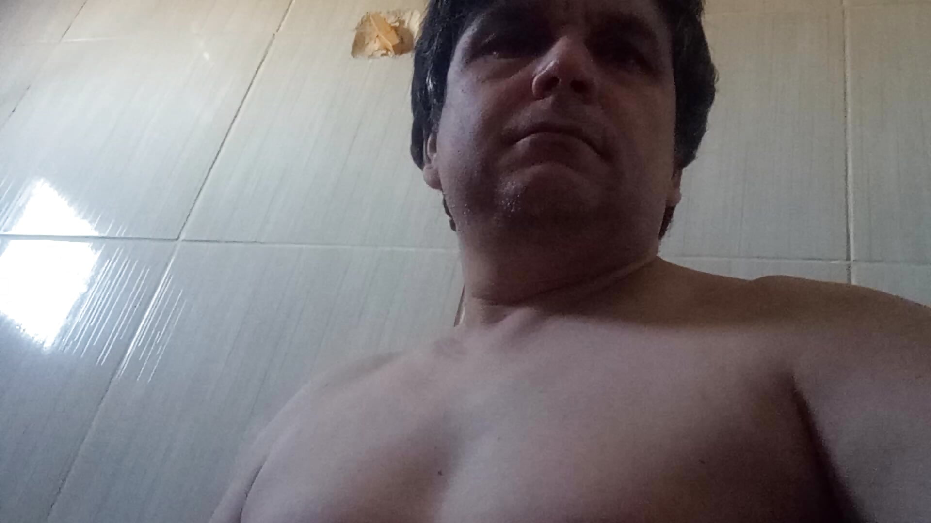 Bati punheta no vaso sanitário – видео вебкам-модели Claudiop2061