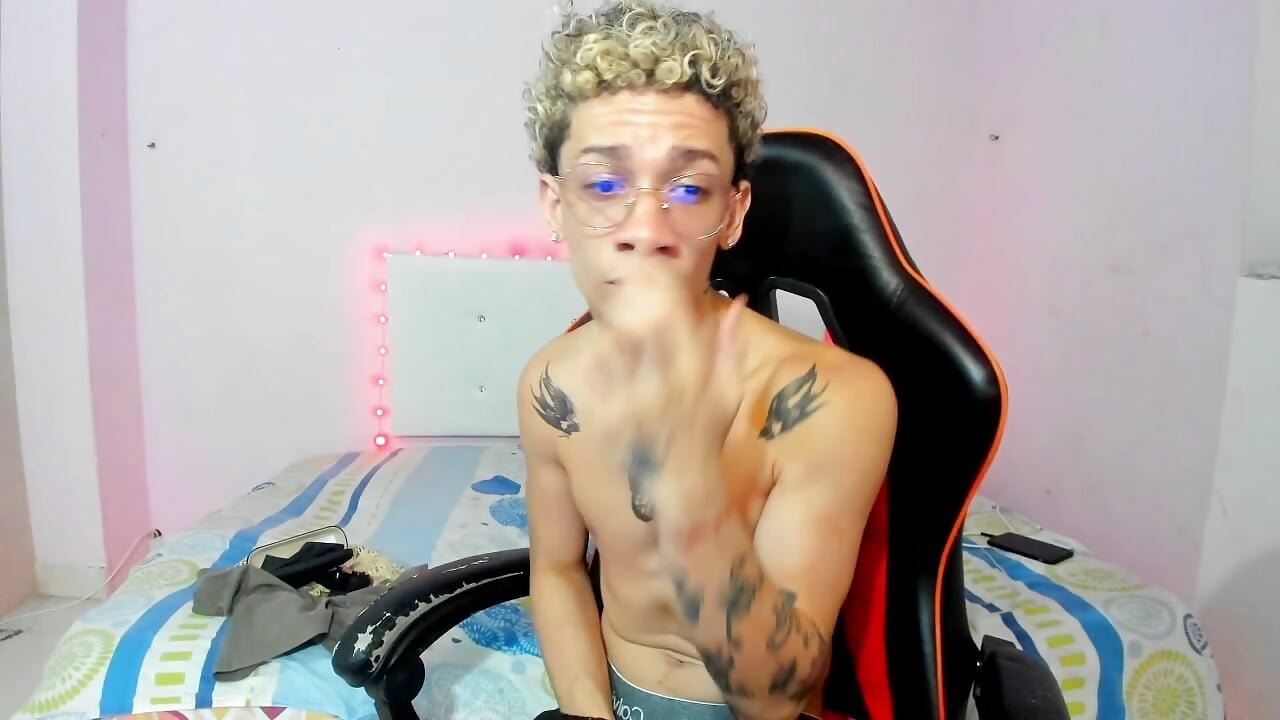 mmmmm - video by mateodeamjo cam model