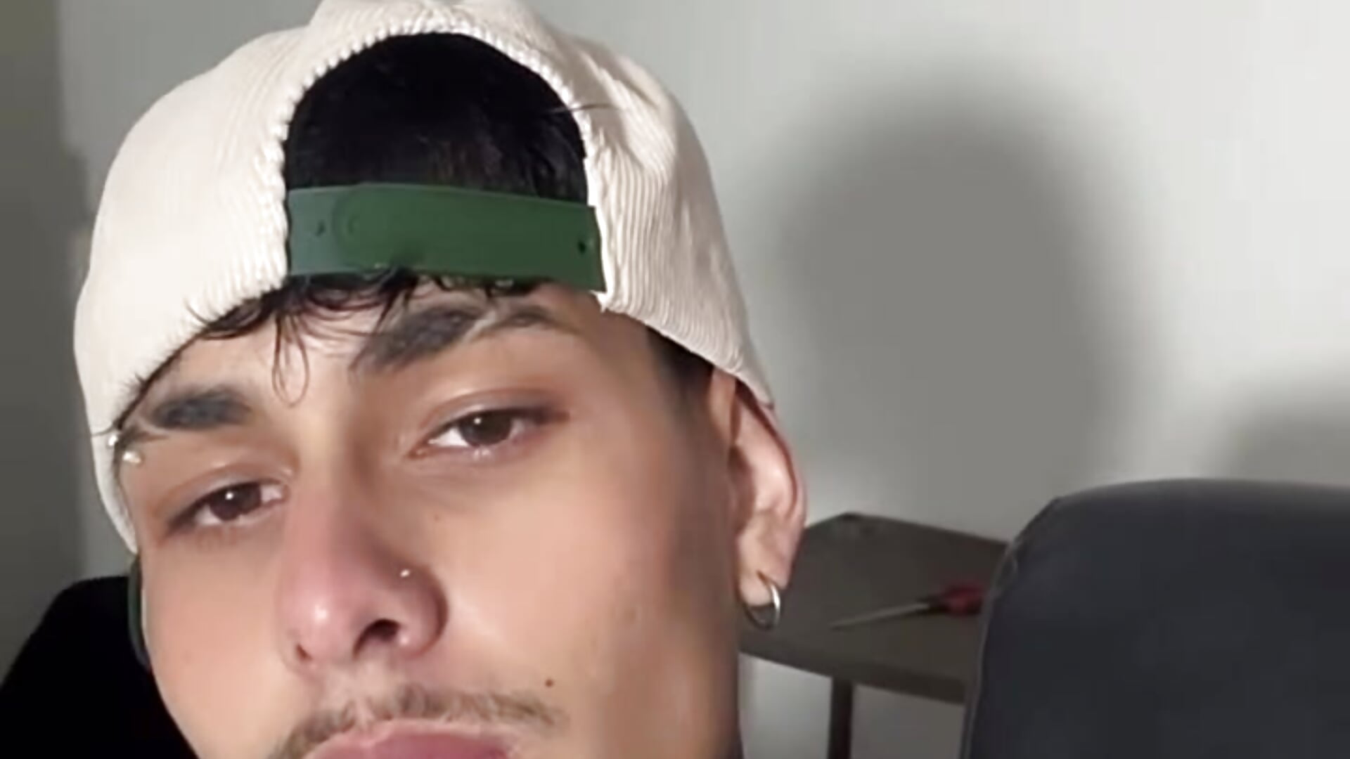 daf08f4d2324455cbd5bfbe69953e545 - video của người mẫu cam Bastiaan_28