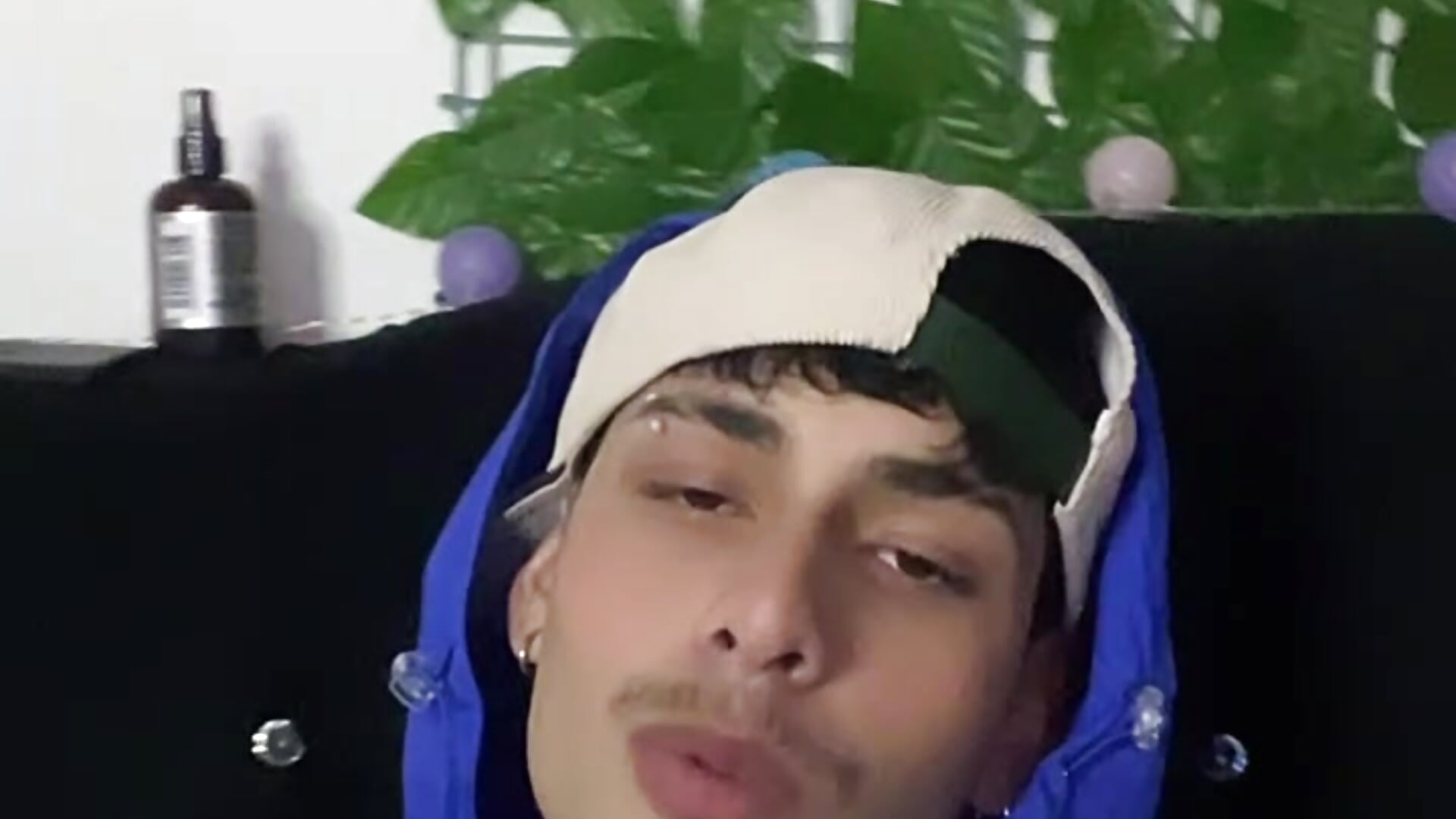 9e9ce626b24a46c9b260fcb660c15275 - video của người mẫu cam Bastiaan_28