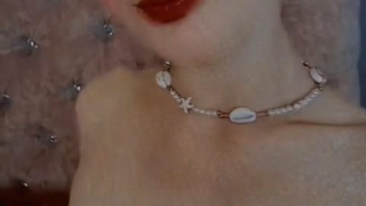 Freshh – видео вебкам-модели AdelaineBest