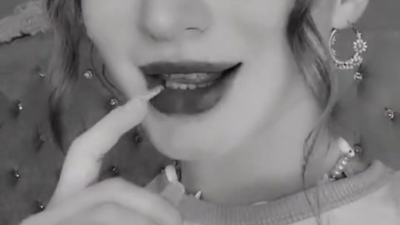 back to black – видео вебкам-модели AdelaineBest