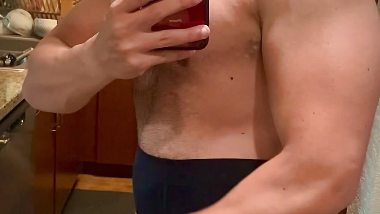 A Little Bit of Flexing 💪🏽 - video av CREAMOTHERAPY cam-modell