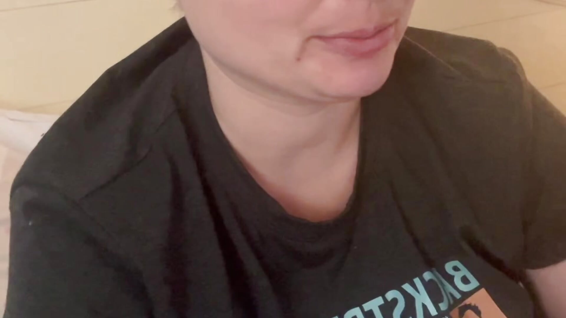 What should I wear for new pics? - відео від вебкаммоделі MilfyMrsRobinson