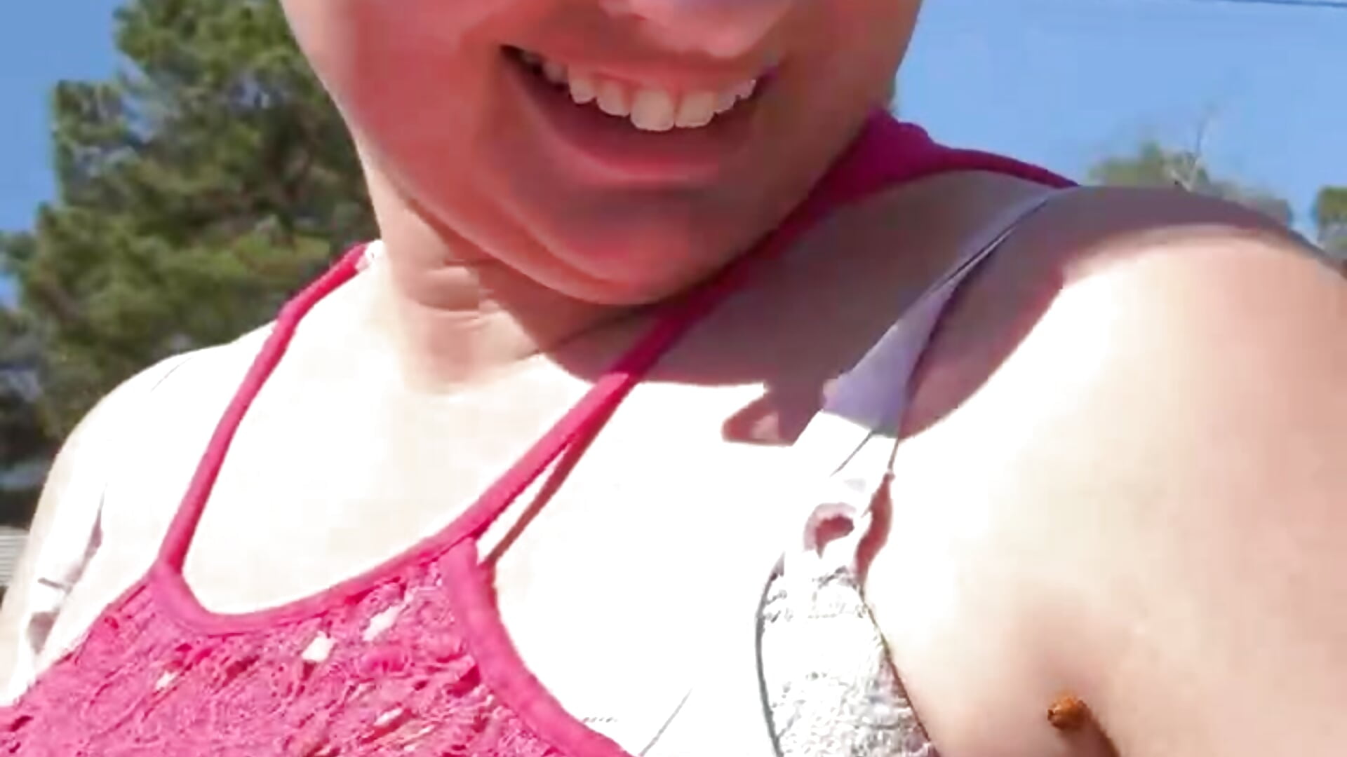 2 days till surgery to be cancer free! Sweet little lady bug kept flying to me ❤️ - video di MilfyMrsRobinson modella di cam