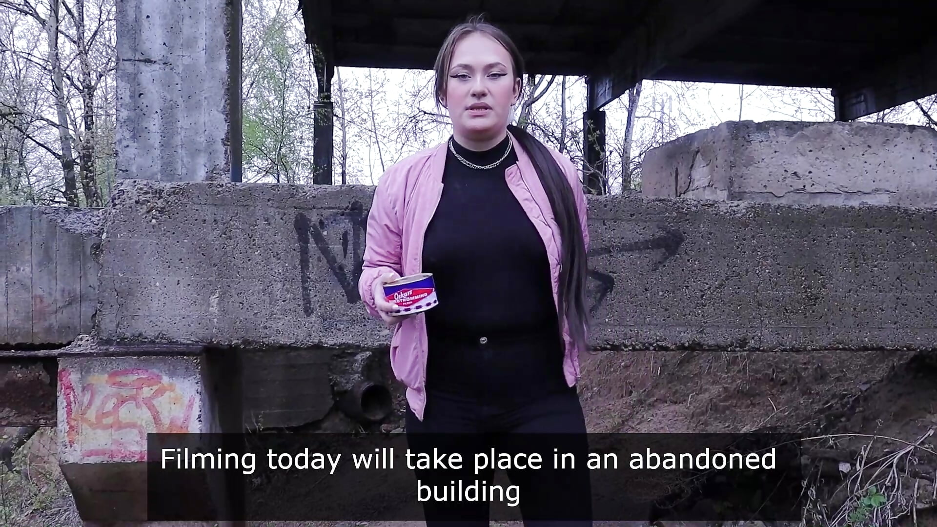 I'm trying a rotten herring:D - video oleh LisaSquirtson3