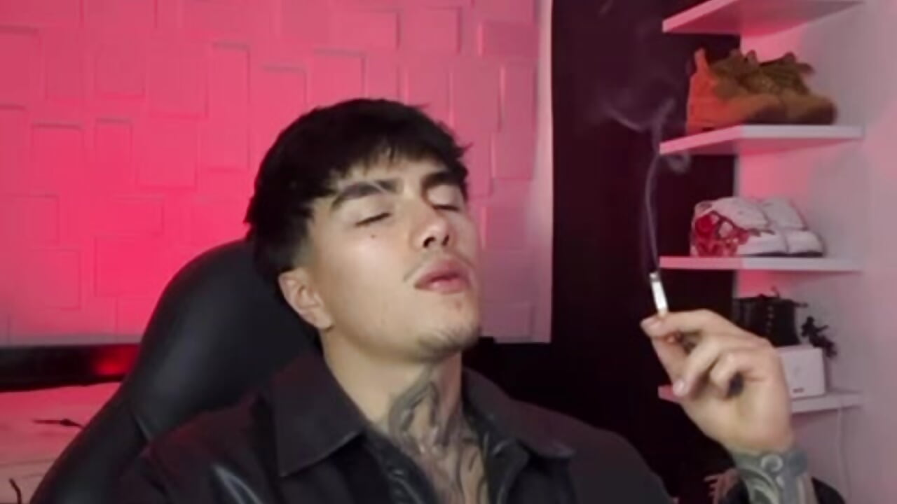 Smoking - vídeo de la modelo de cam jung_dragon