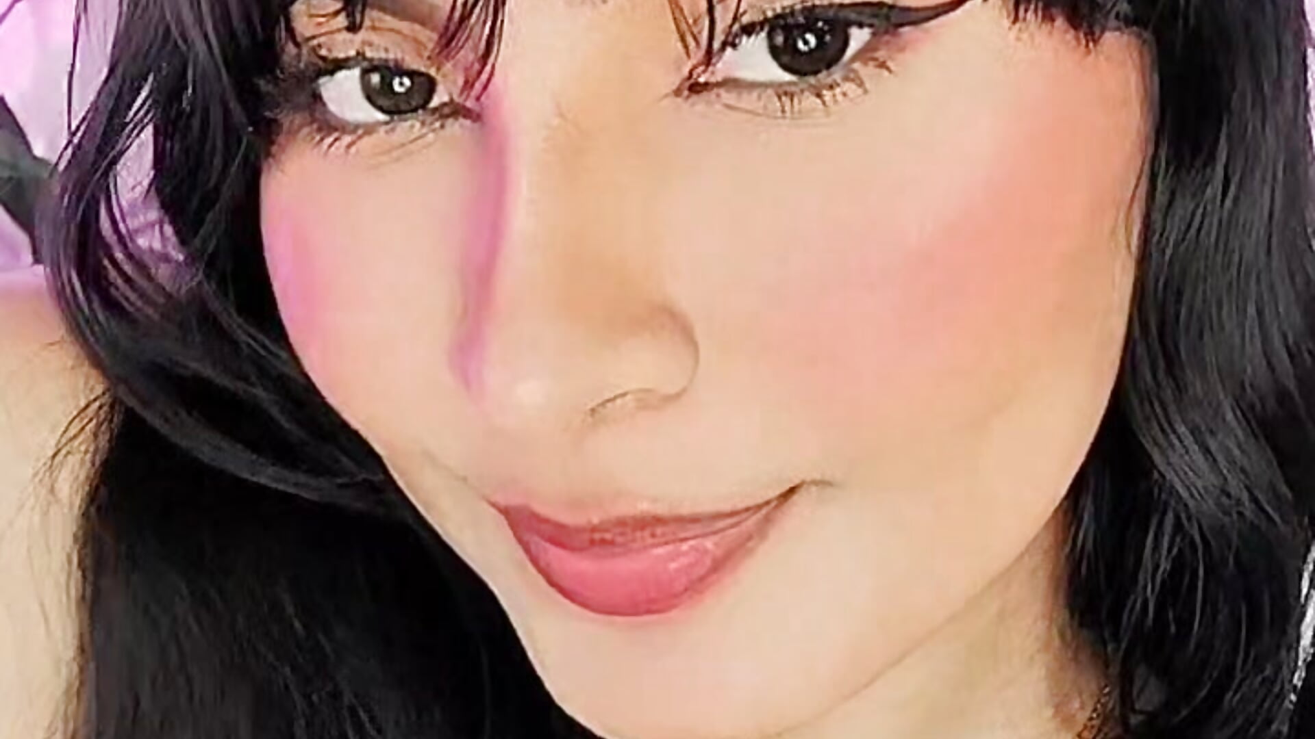 🌹🥰🌹 – video od webkamerové modelky DyannaBloom