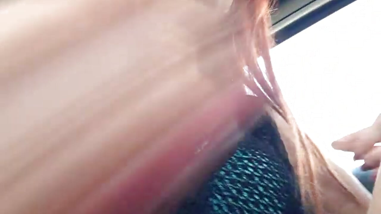naked in the car - HoneyMILF adlı kamera modelinin videosu