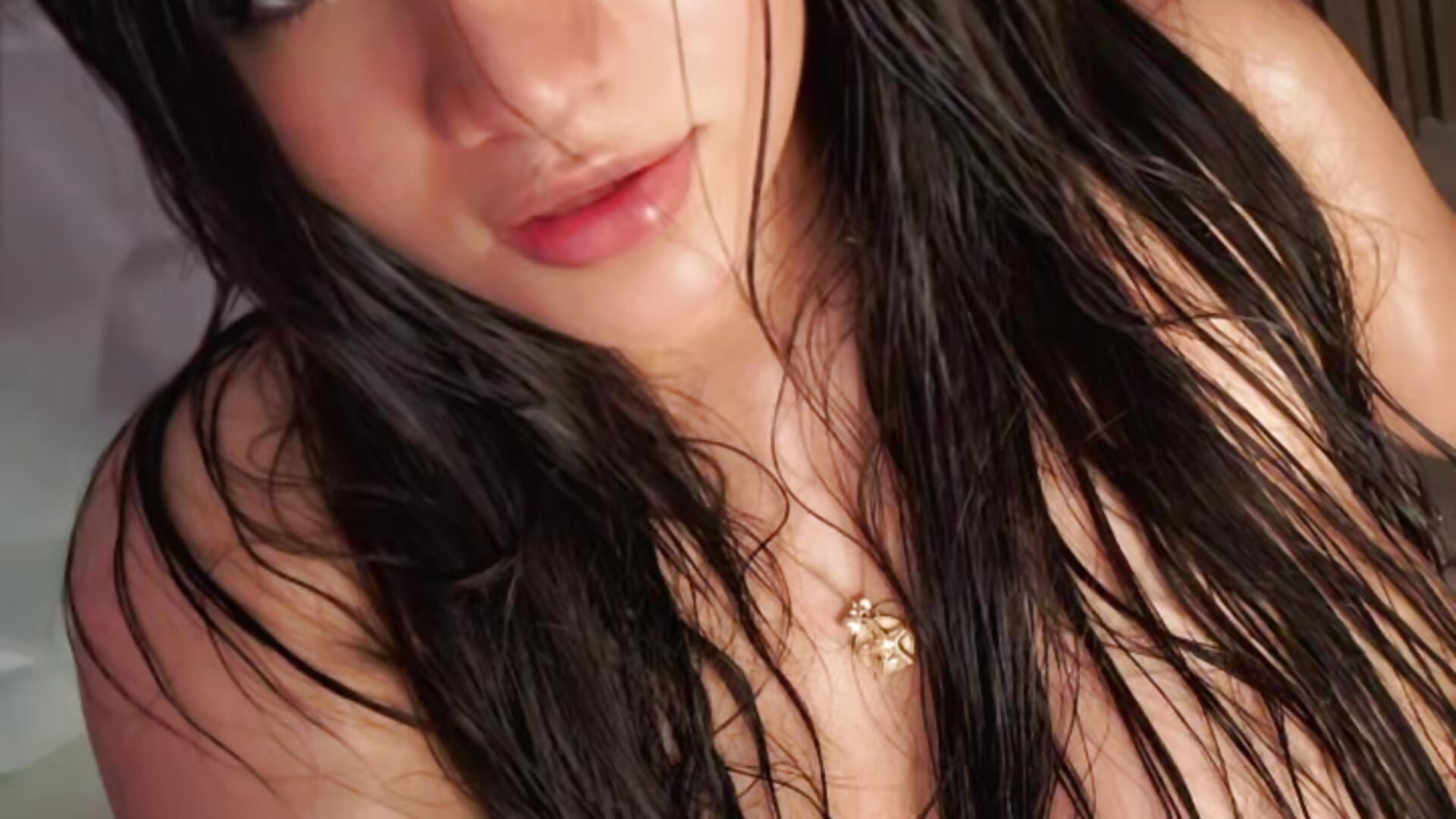 bathed in oil 😮‍💨 - video by CandyLatina_ cam model