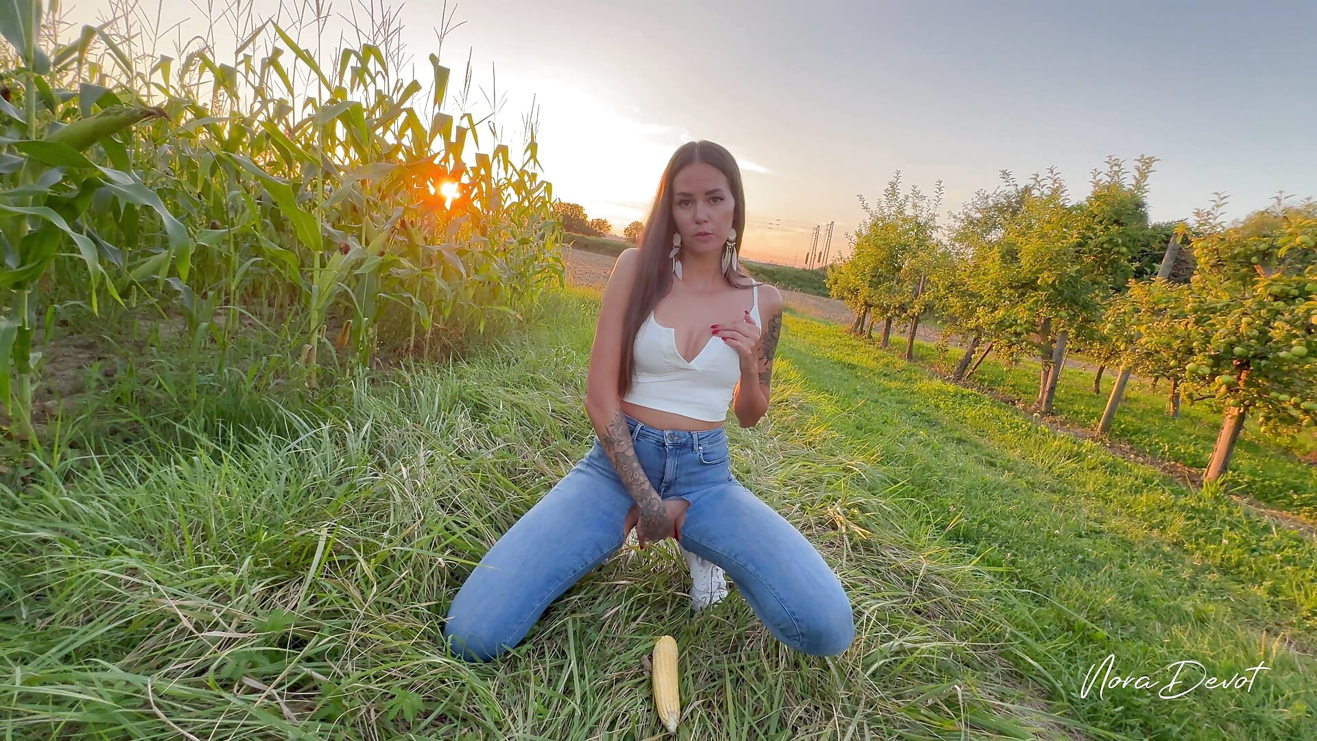 First CORNFUCK outdoor! [4K]