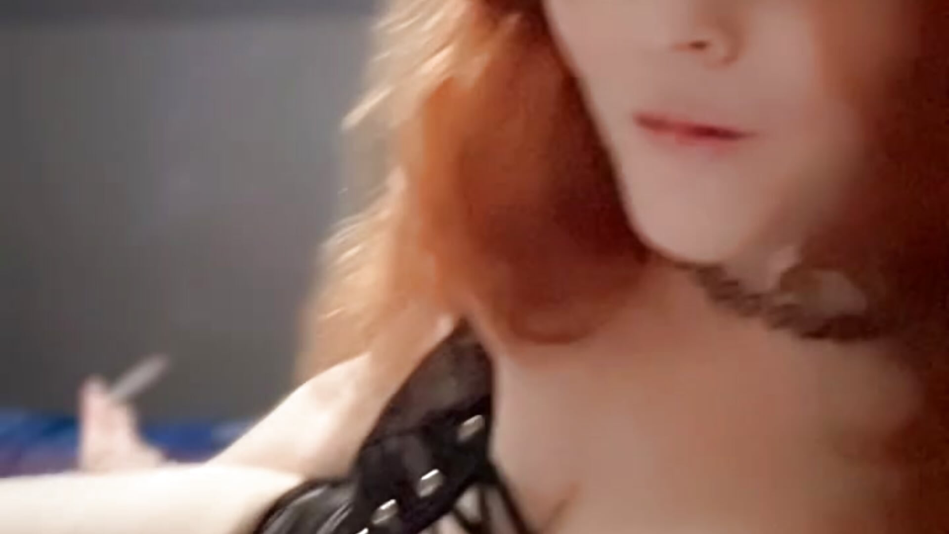 Little tease 😘 - video by AurburnMayhem cam model