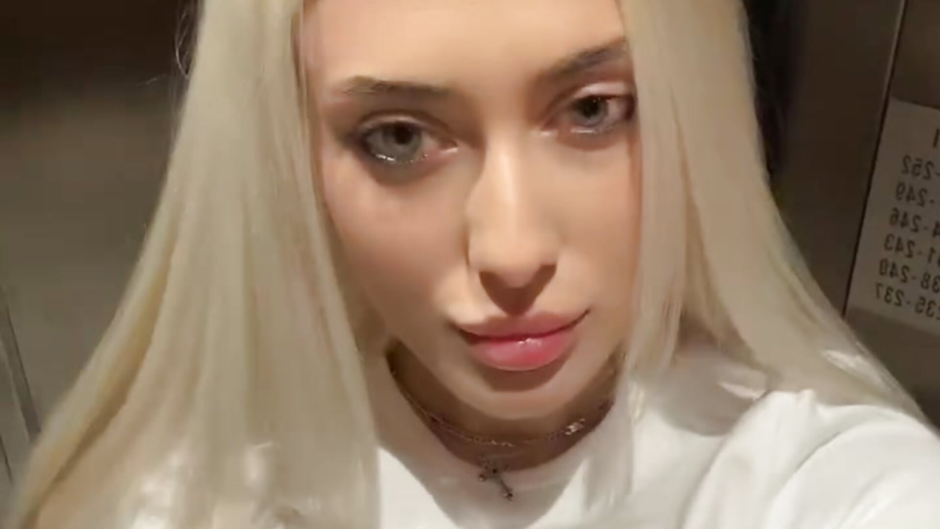 oops happened hehe - video di LoryWood modella di cam