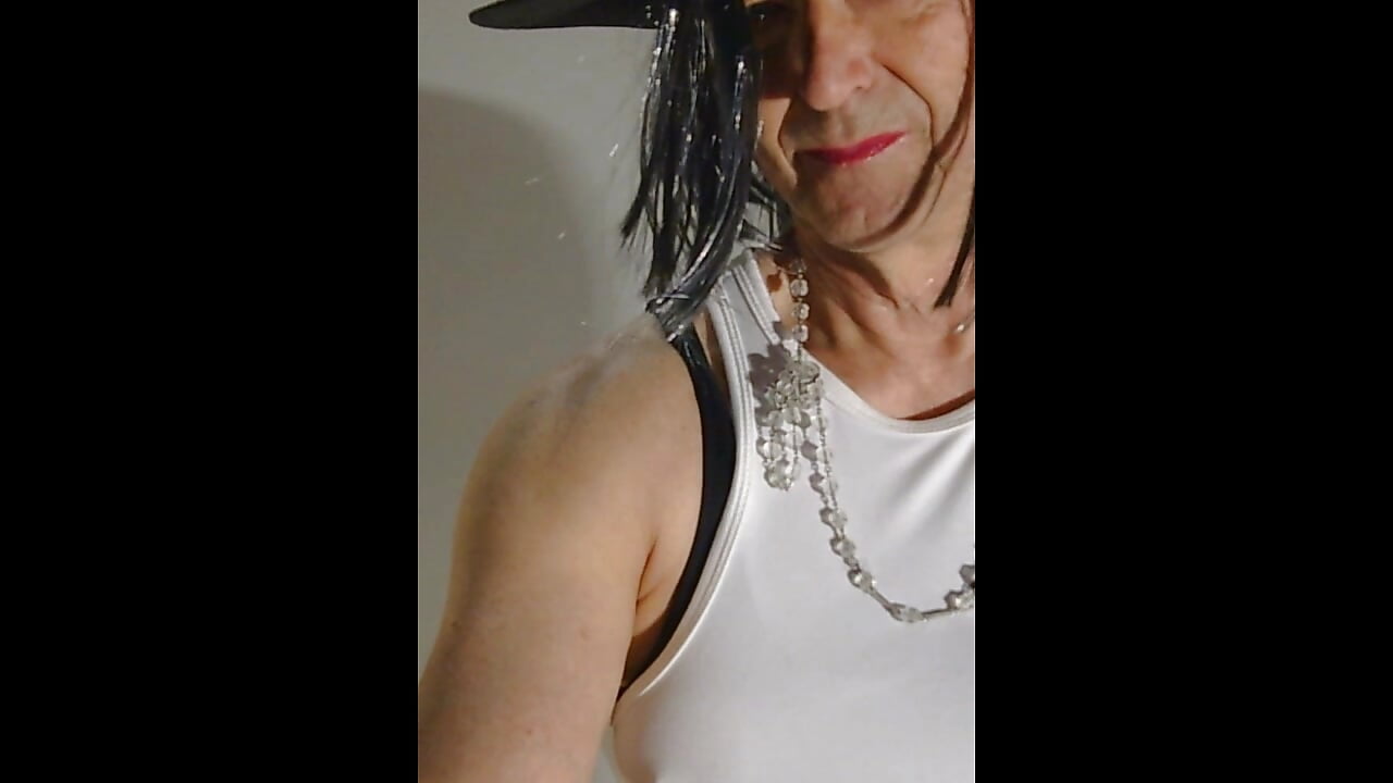 Bouncing balls while having a trans moment - відео від вебкаммоделі Steff165@xh