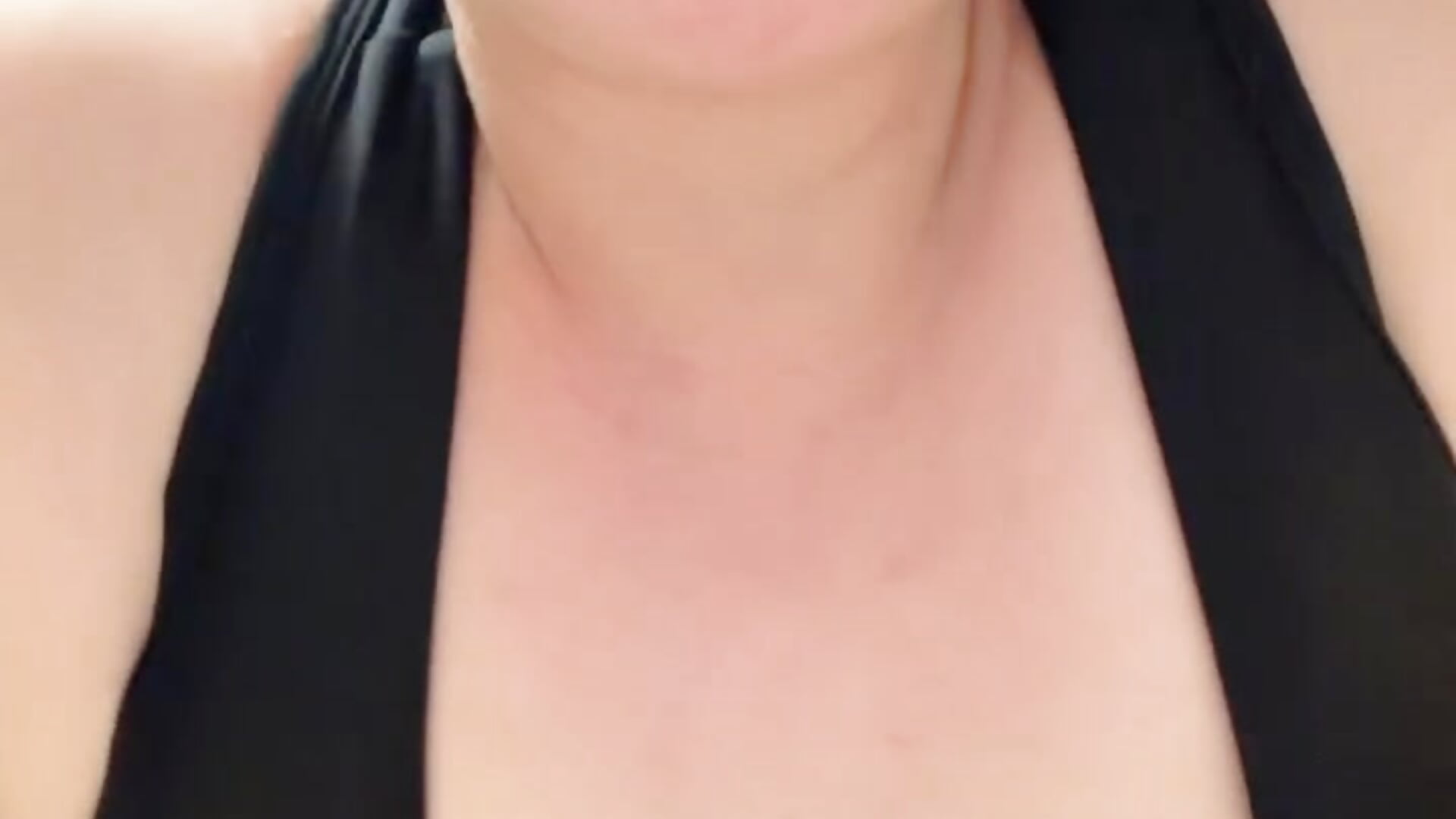 角色扮演，穿瑜伽裤做运动的时候老公一直盯着看，鸡巴硬了，