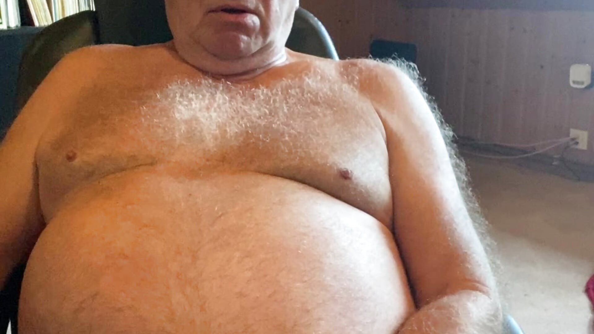 Wanking and eat cum – video od webkamerové modelky biggandybig