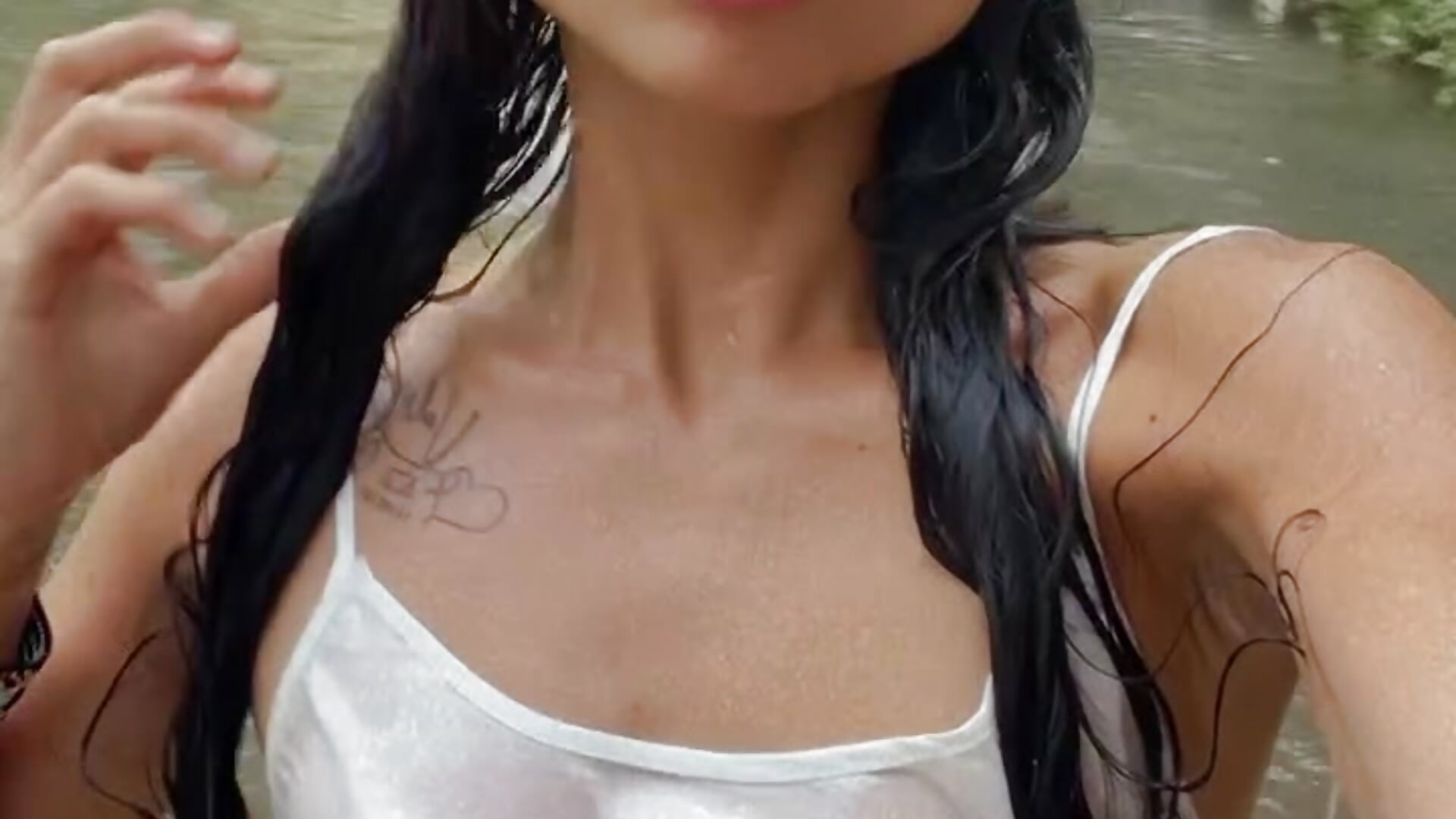 Today sunbathing in the river – video af sofia_brooke3