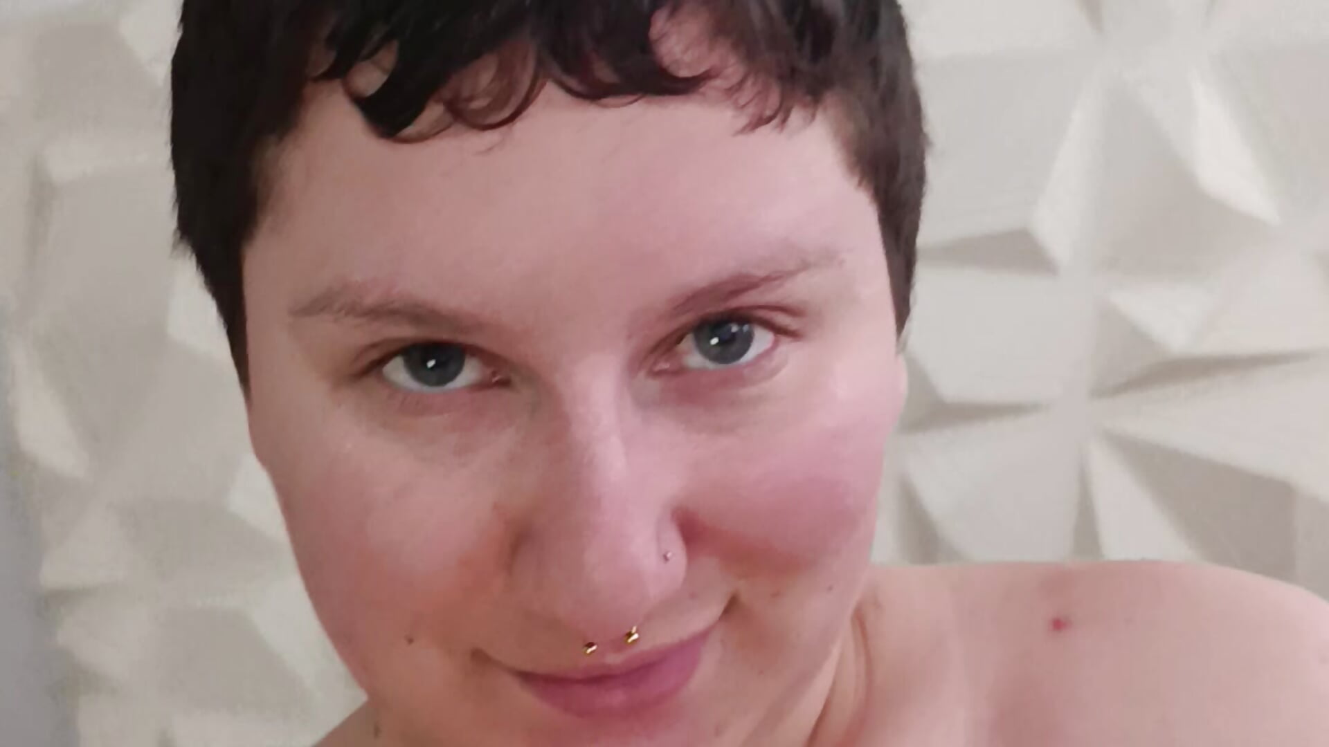 Getting ready, see u in a while 😍 - video by Ximenna_Cruz cam model