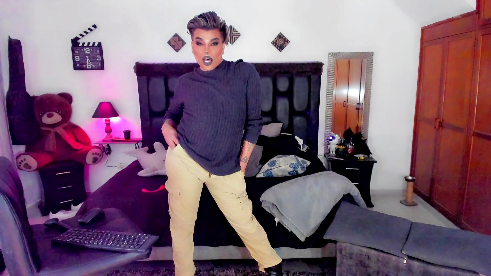 show 1 - video by angels_srednal cam model