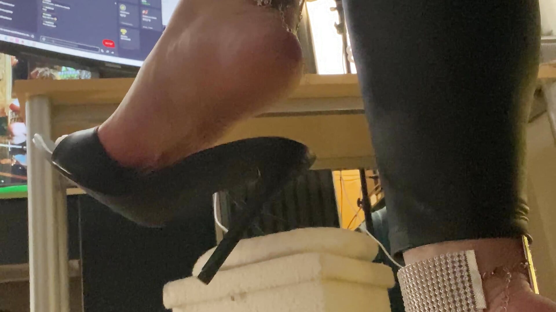 Perfect dangling - video oleh Mommy_Goddess kamera model