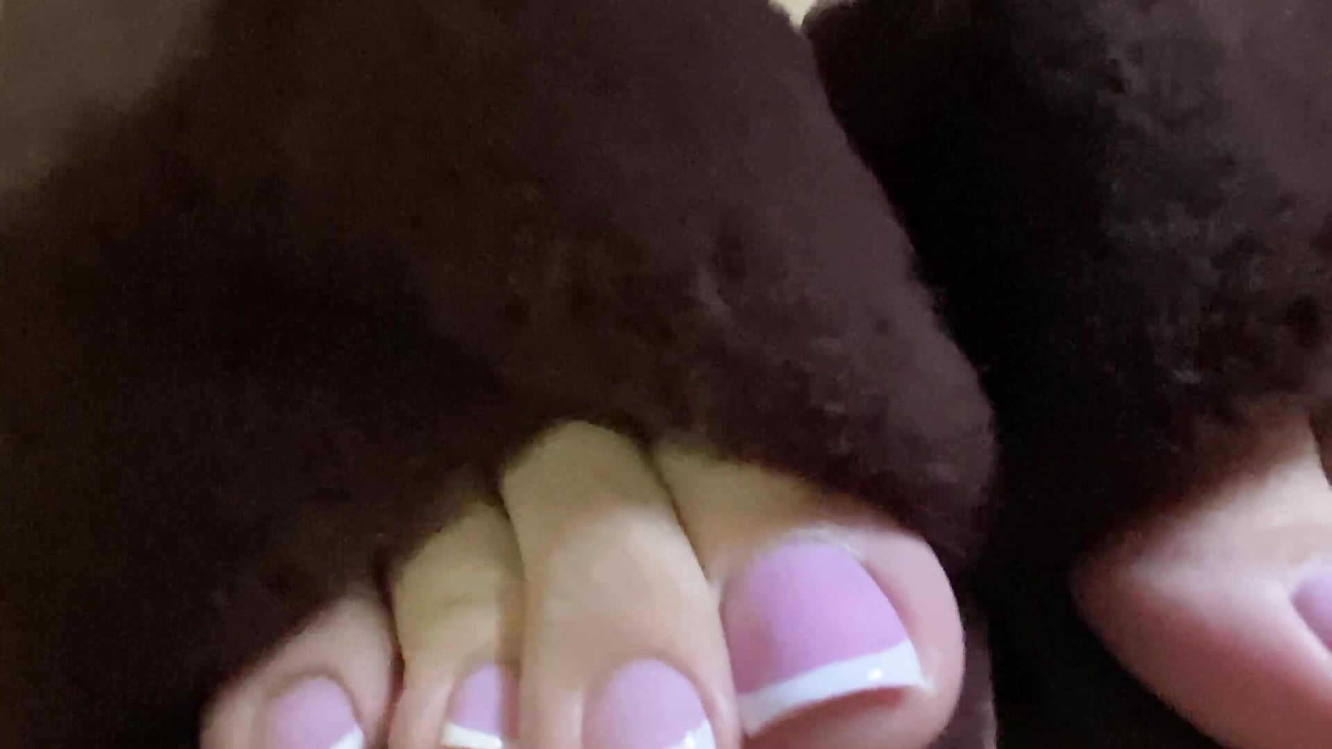 Your Giantess woke up 👑 A little private moment with my voice, just for my Fan Club. 🖤