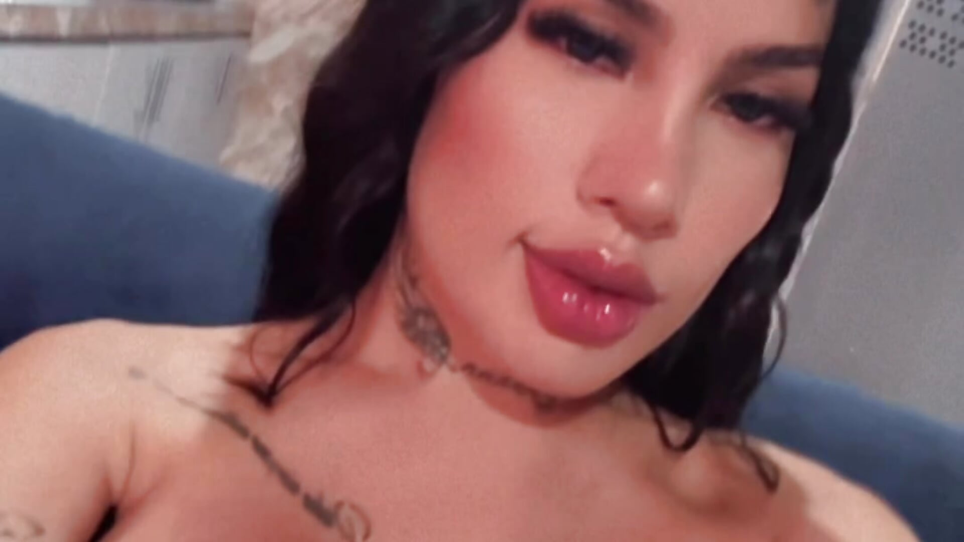 😗 - video by saragill323 cam model