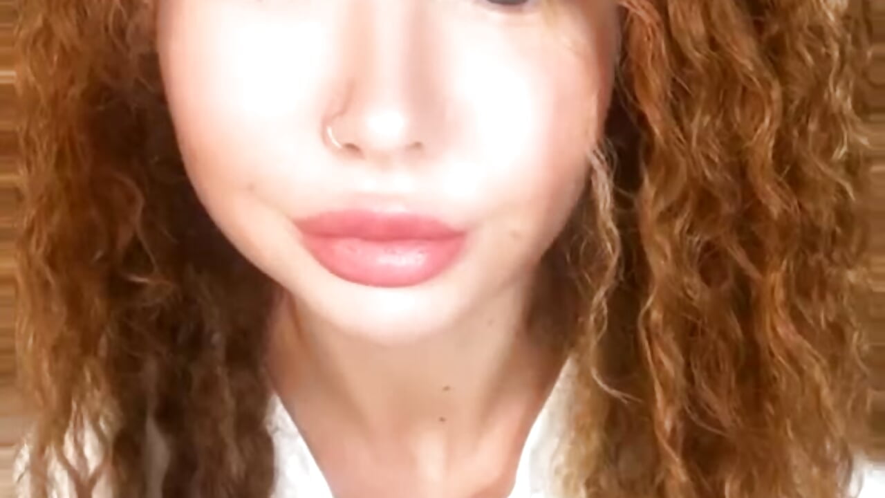 wink 7 sec - video di KatBigBum modella di cam