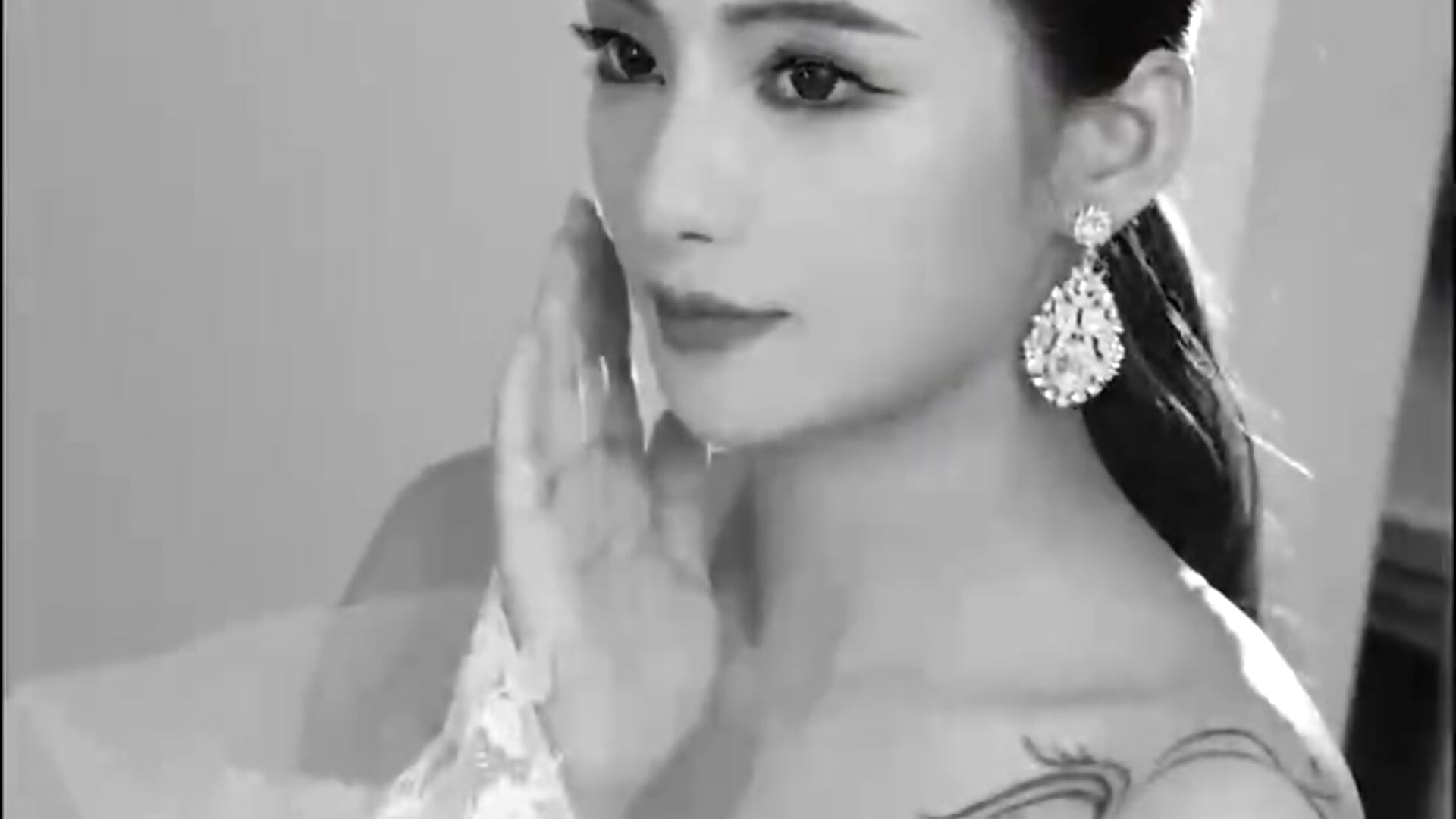 一个人的MV