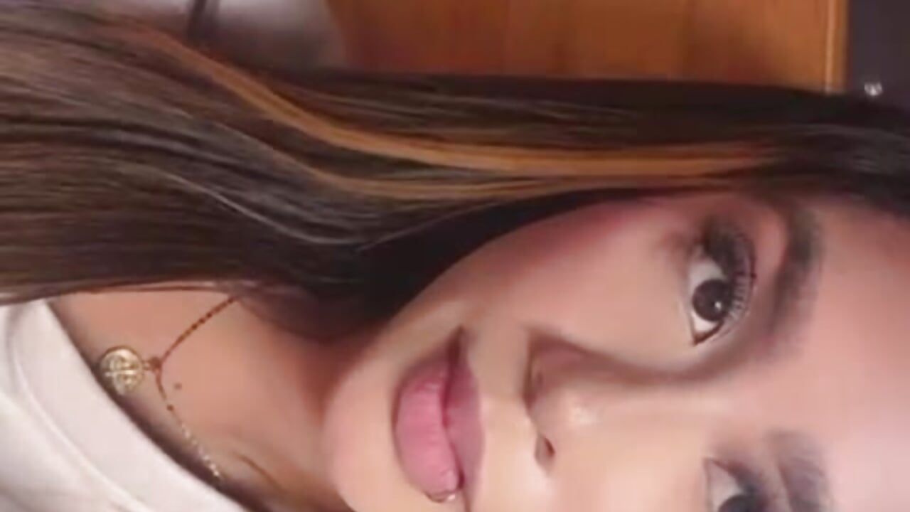 coquette 🔥🥰－カメラキャストのSara_Desireの動画