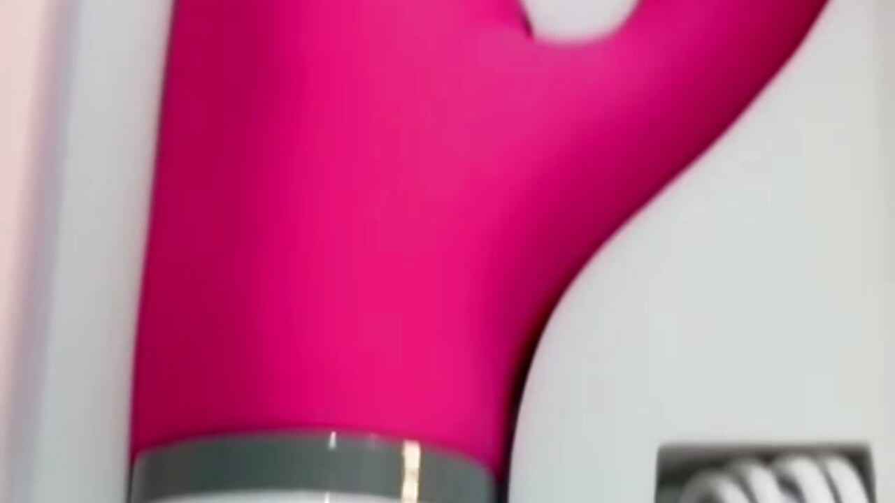 my new toy😈 - video by Sara_Desire cam model