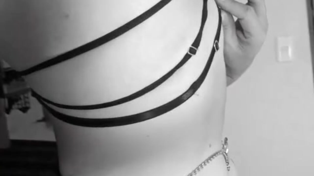 My delicious body - video by eva_doshi cam model