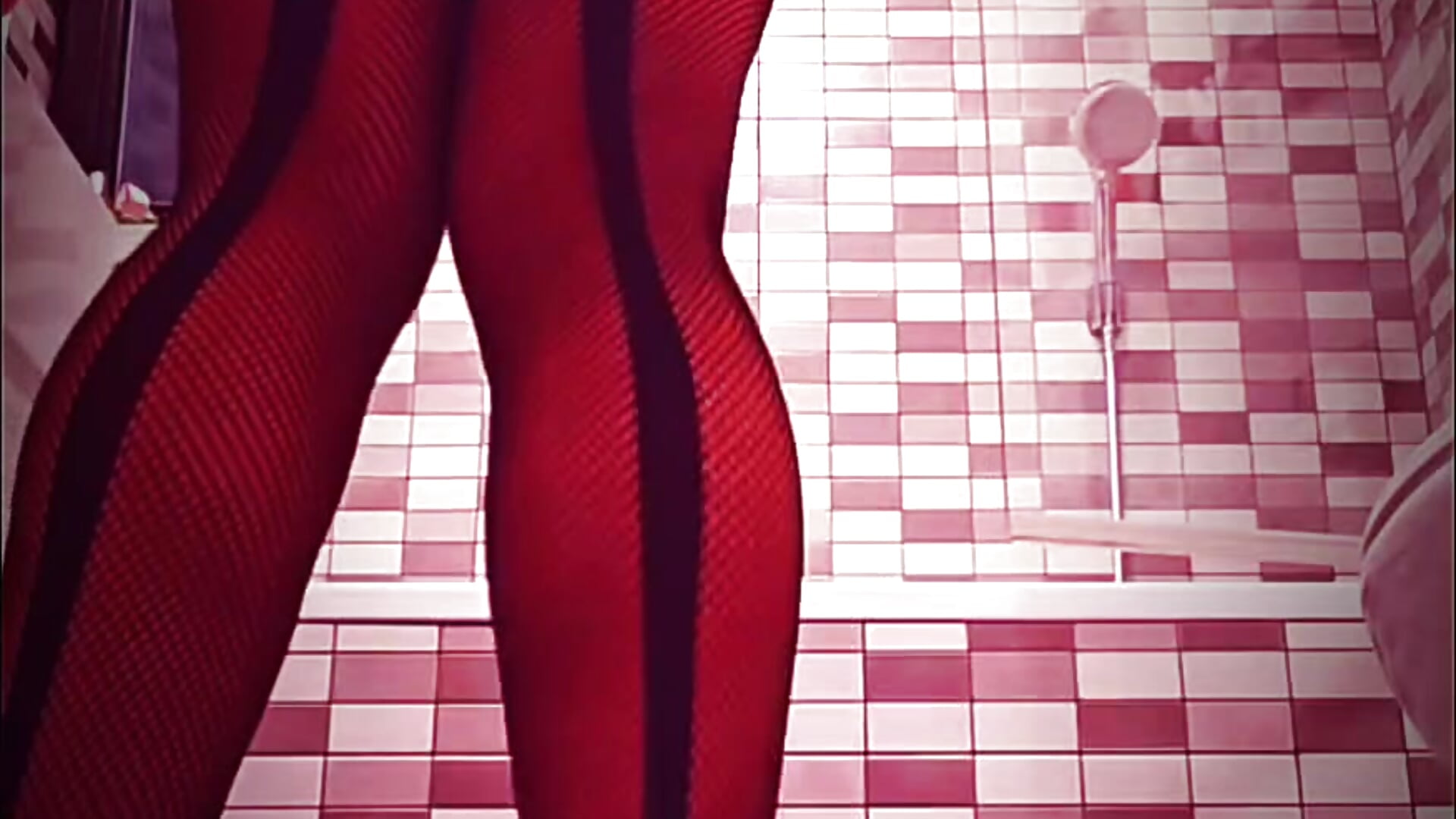 Huge anal plug in the ass for play - video by CdLillyth cam model