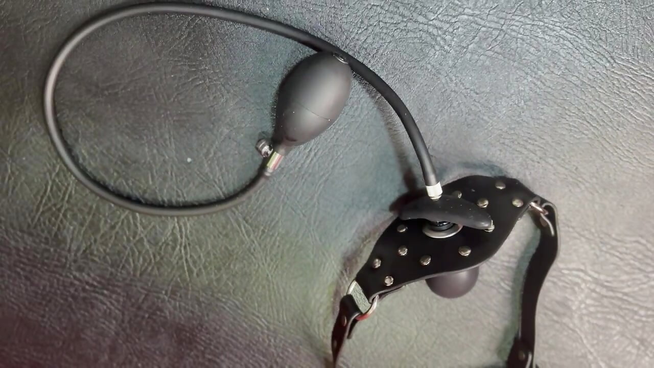 inflatable gag - Vídeo de alexia_aitanaa_
