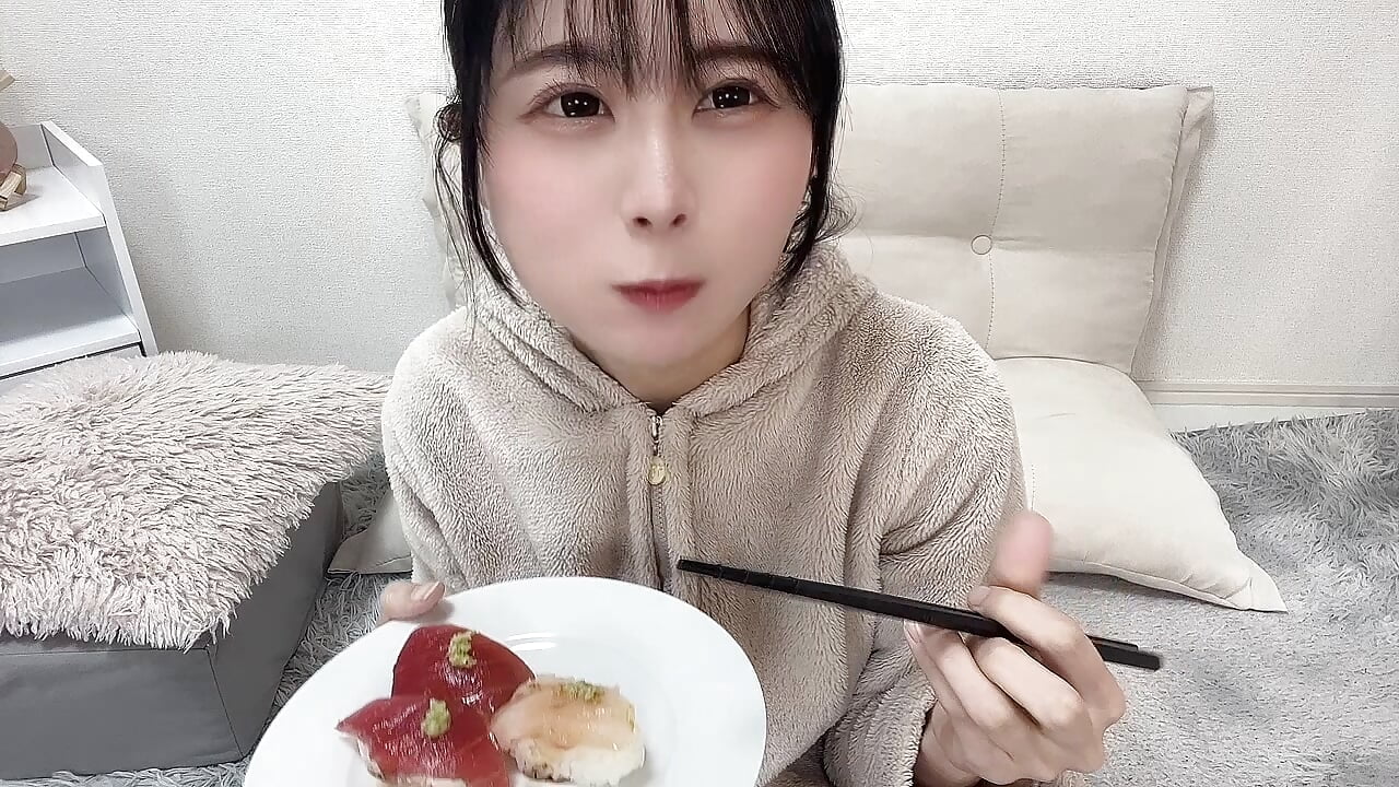 【顔出し】おすしもぐもぐお正月動画🍣