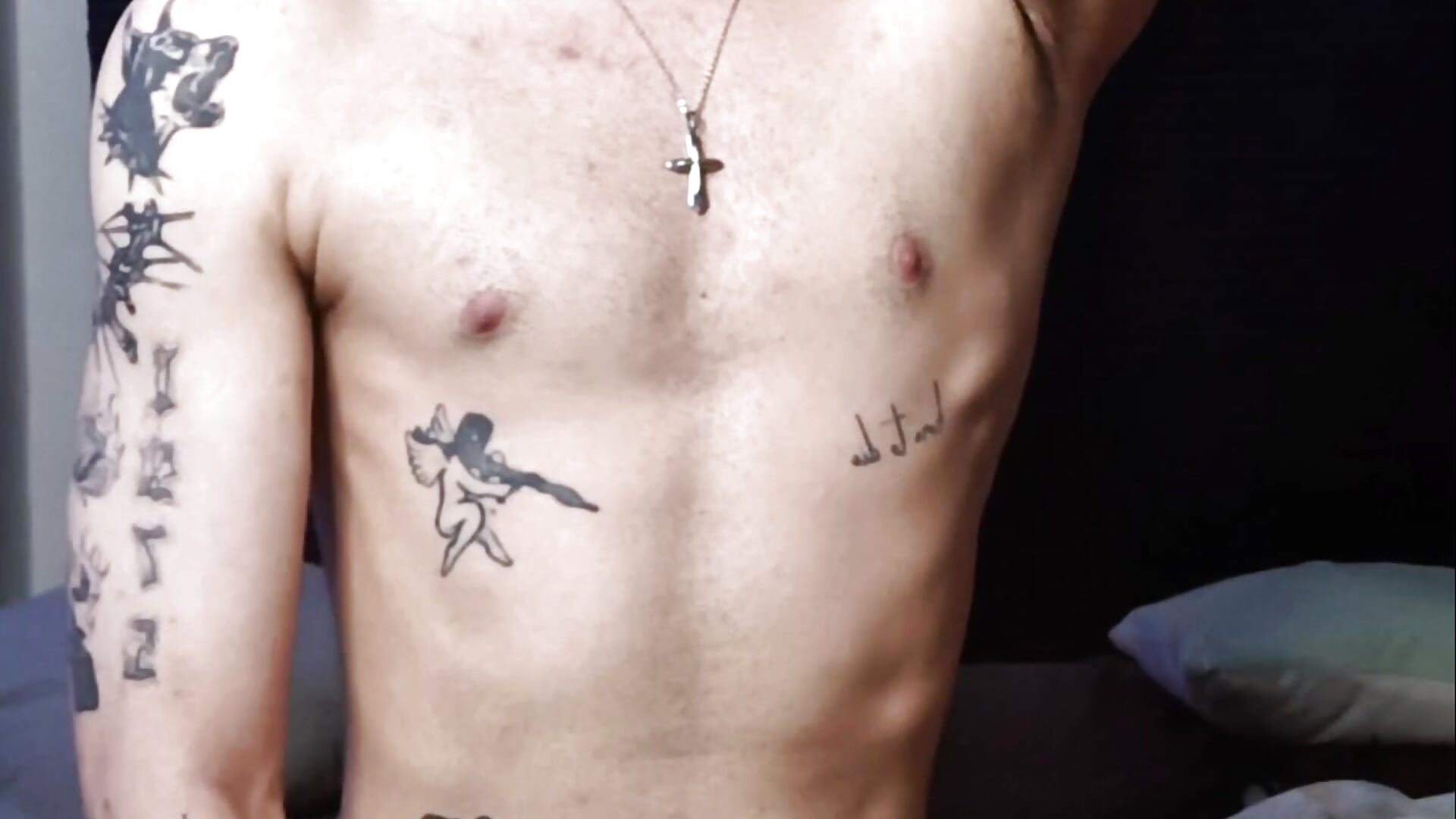 DRINKING MY MILK 🥛 - video by damien_wolfx cam model