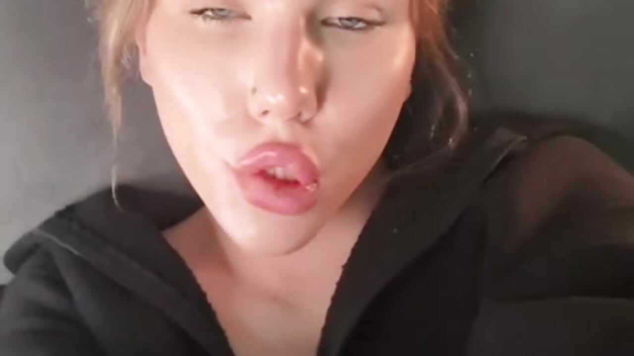 Lips in Motion 💋