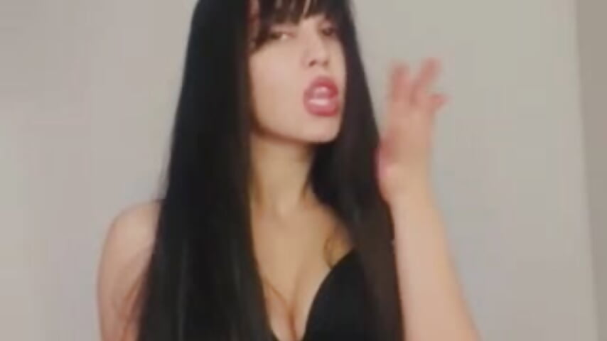 <3