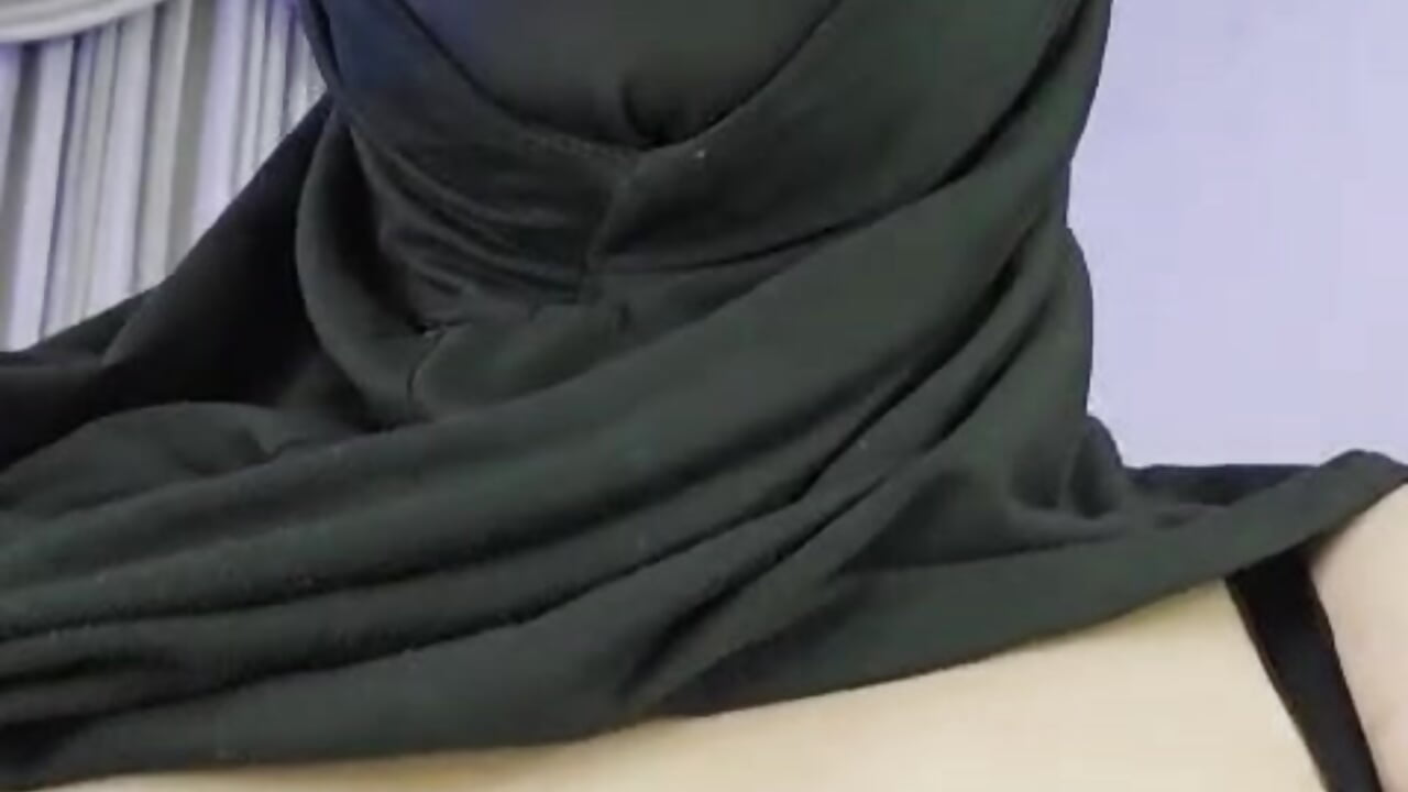 kisses my love 🤭🤭🍊🍊😈😈 - video od modelky/modela Uzra_hayed