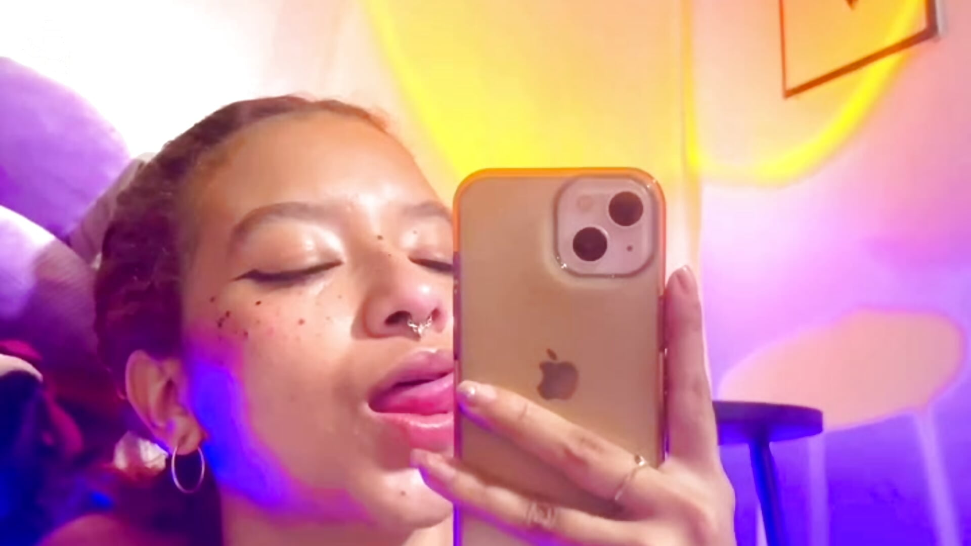 Give color to my life 💕✨ - video by rubi_star cam model