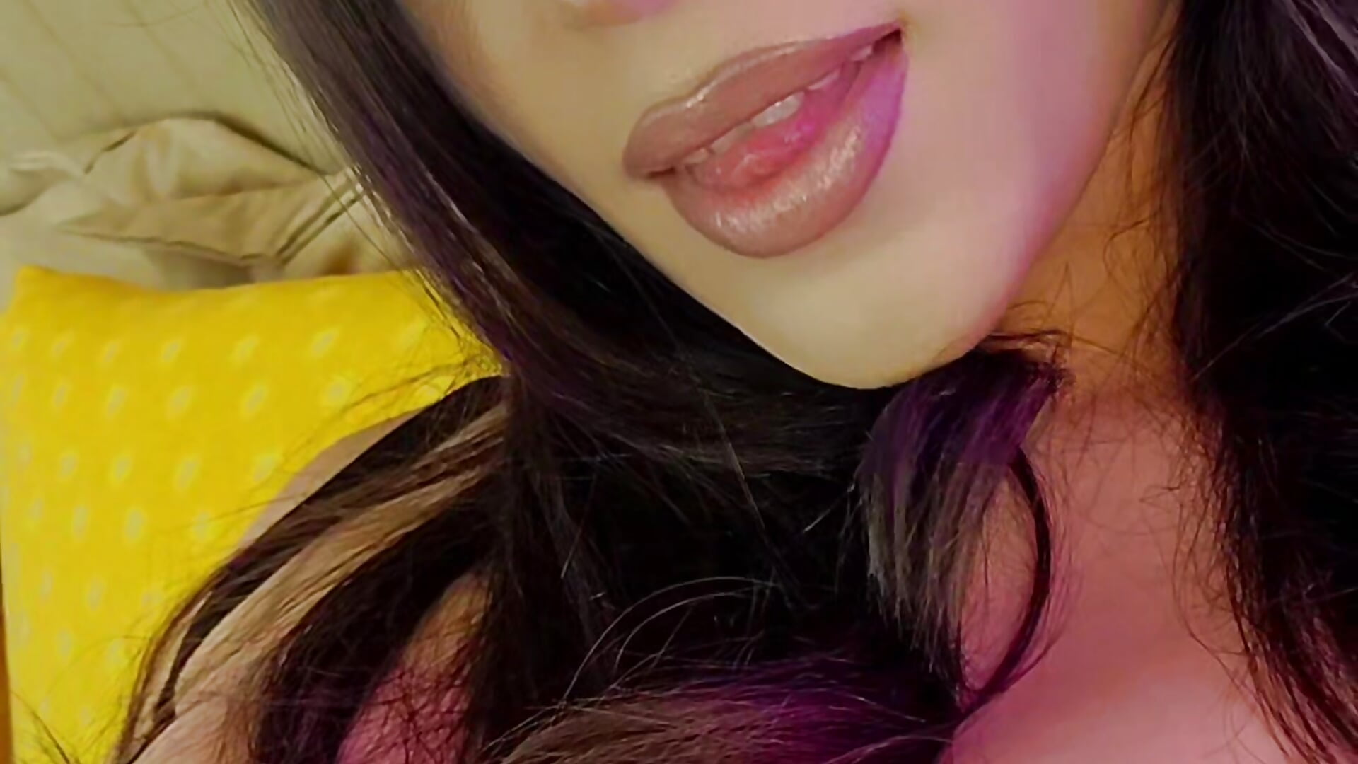 Cute😊 - video by reyabaines cam model