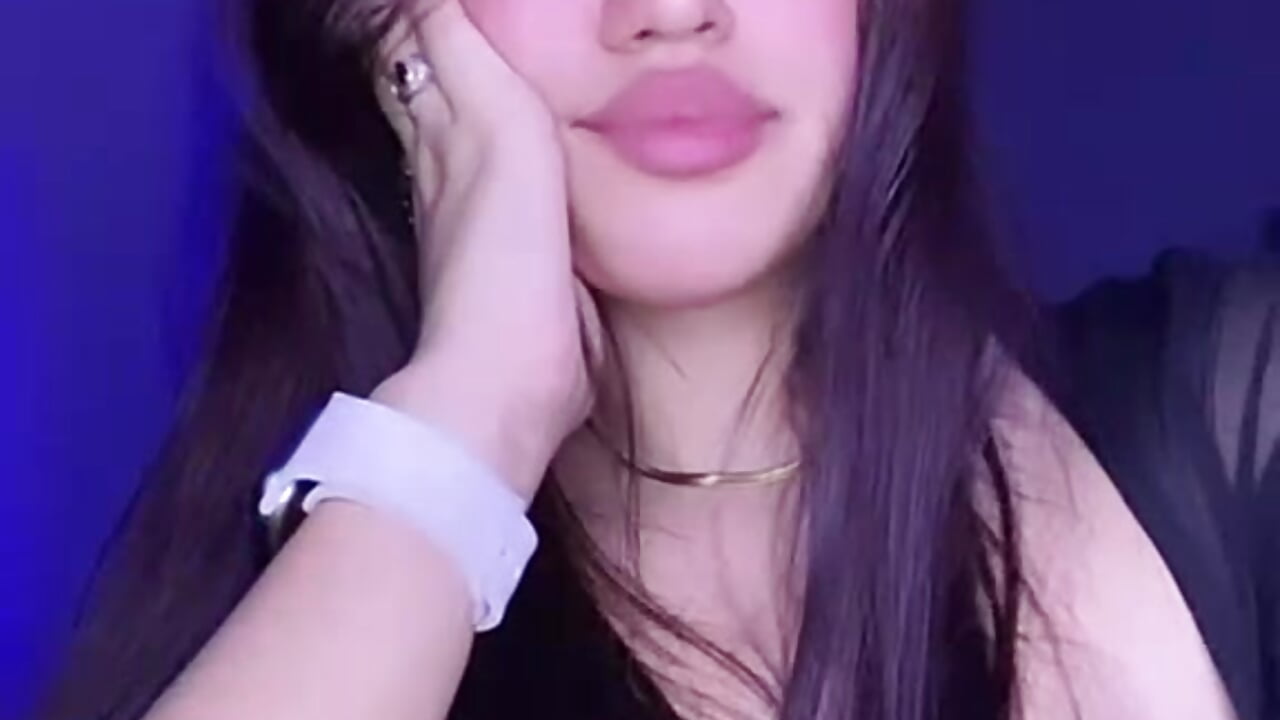 That cute face - video by cloe_yeraldy_ cam model
